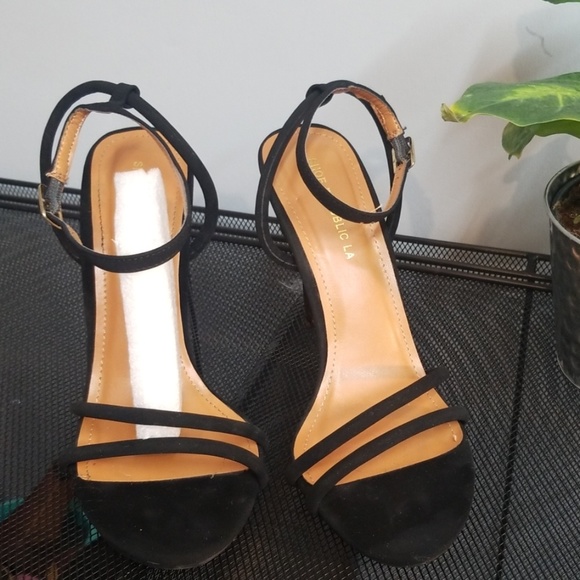 Shoe Republic LA SEXY pumps - Picture 3 of 4